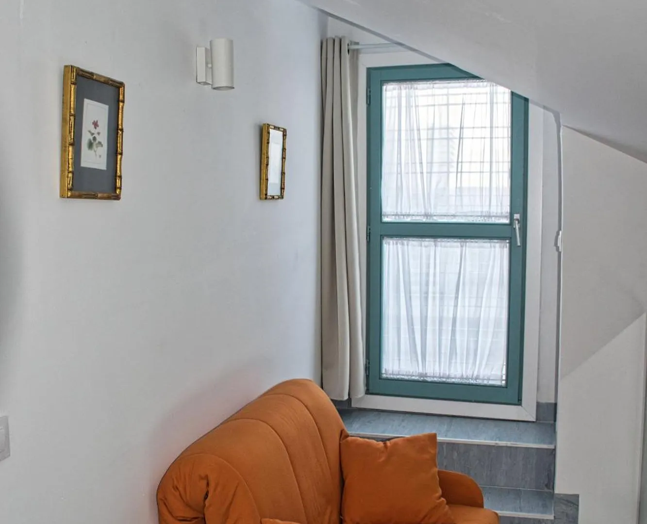 Covadonga 9 Apartments - Triana Siviglia 0*,  Spagna