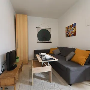 Rentalsevilla Descubriendo En Pareja Apartamento